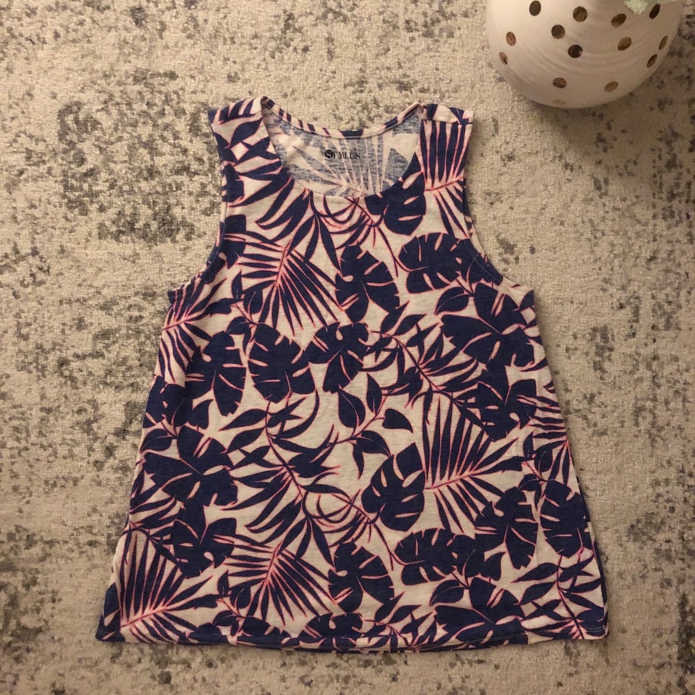 Swing tank top